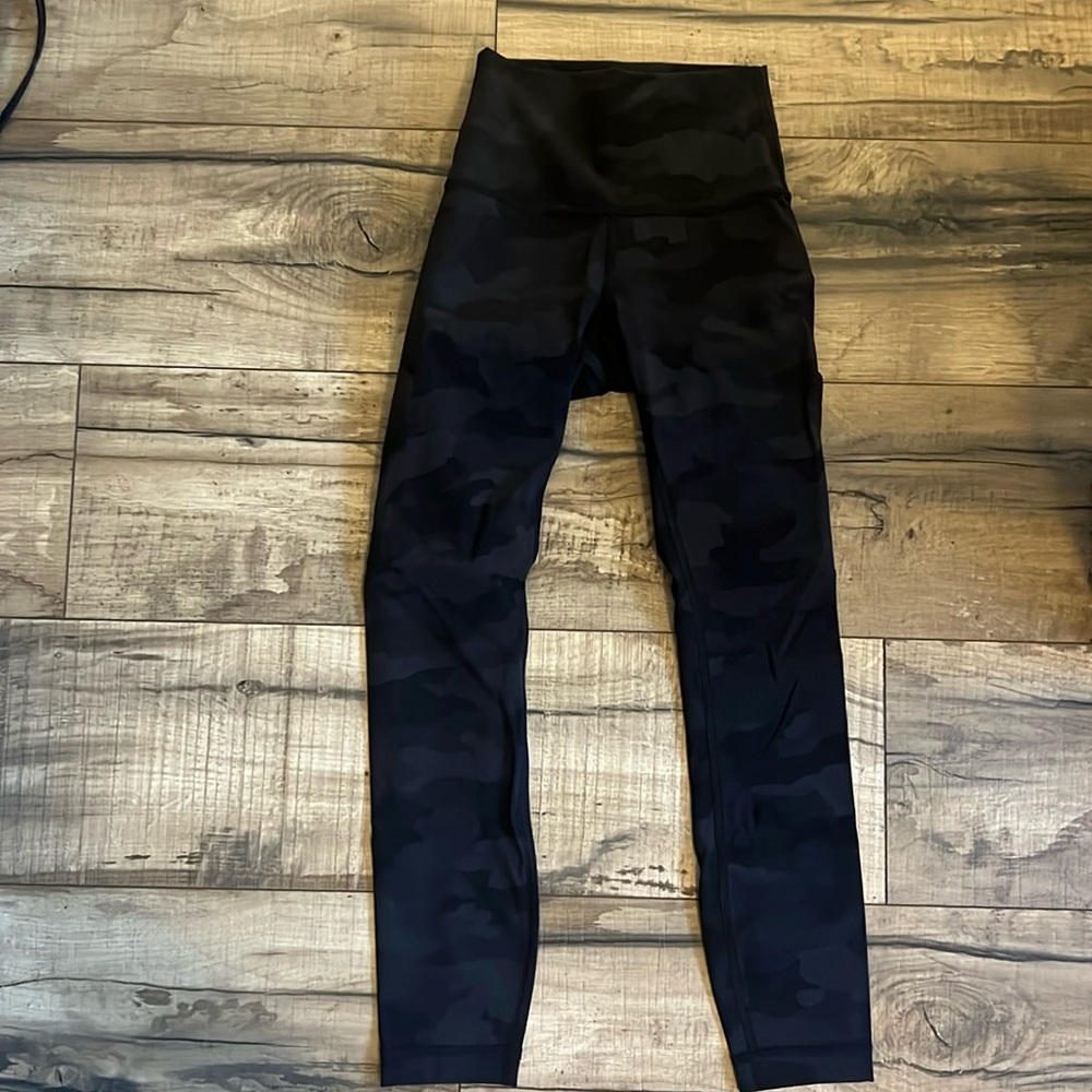 Lululemon Black camo wunder unders